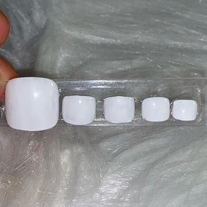 20pcs All White Everything Toe Press on Nails